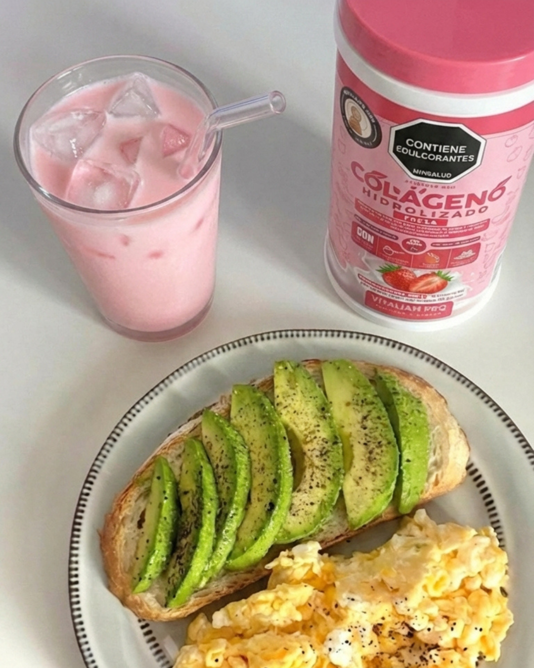 Preparación de colágeno hidrolizado sabor fresa para el desayuno